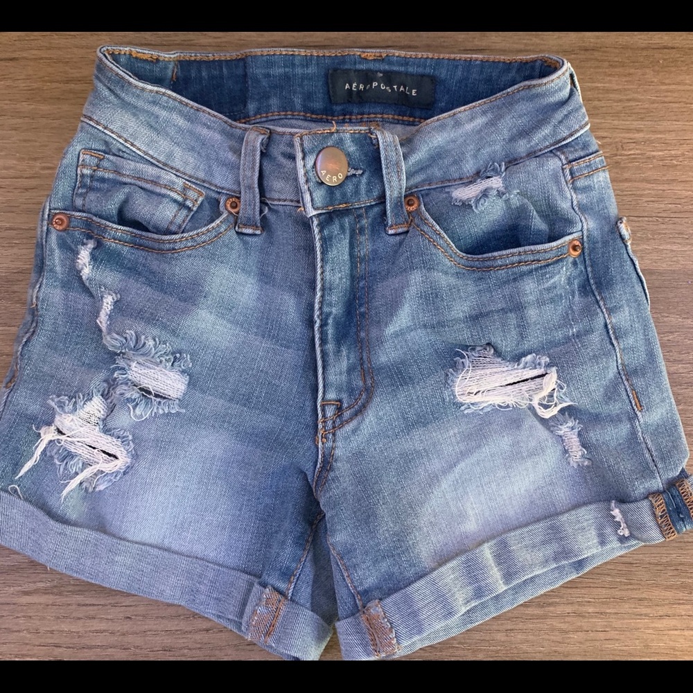AEROPOSTALE LIGHT RIPPED BLUE JEAN SHORTS